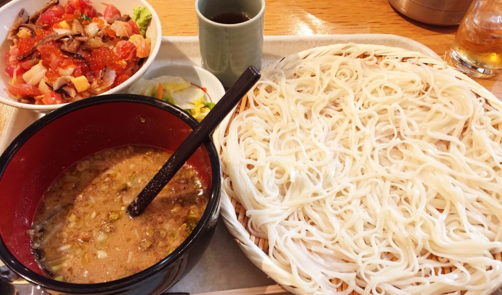 天茶屋七蔵の稲庭うどん 七蔵特製スープつけ麺とミニ丼ぶりのセット