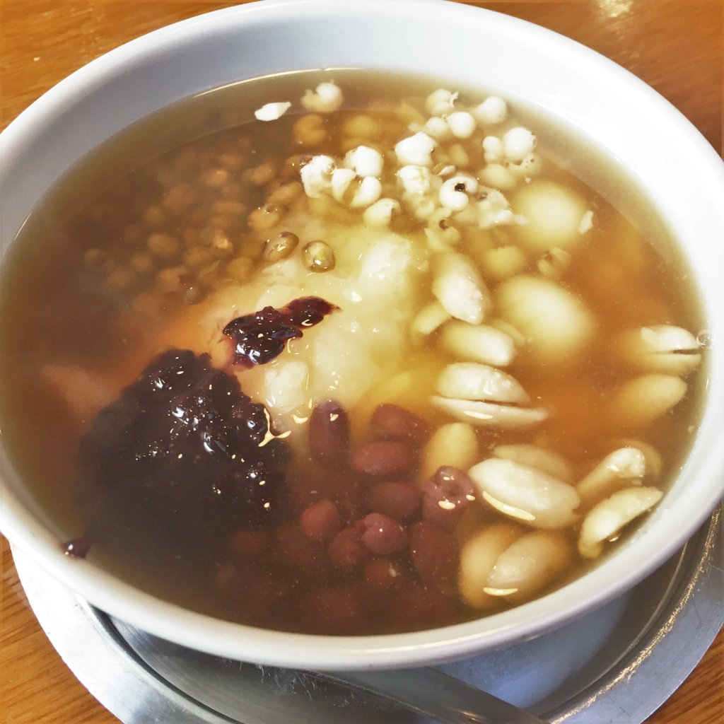 「東京豆花工房」の「東京豆花トッピング全部のせ(650円)」