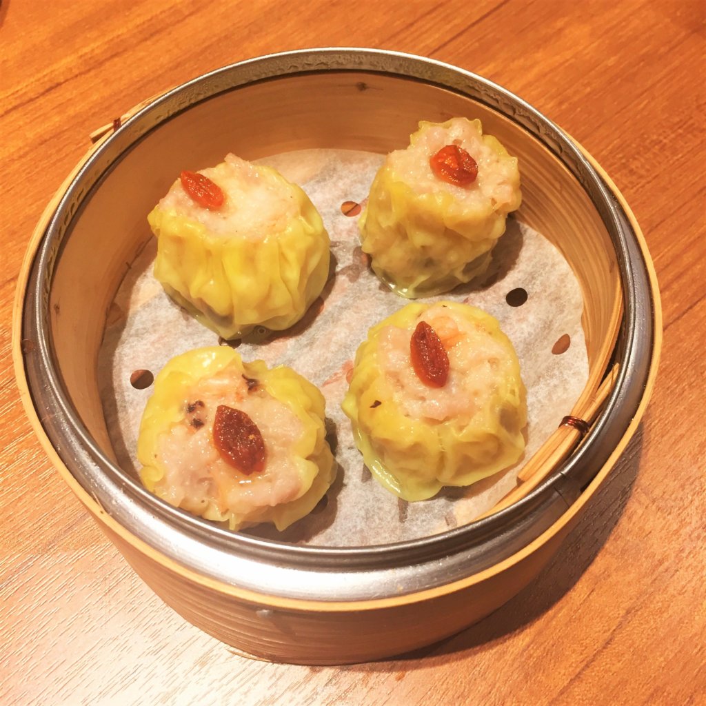 「ティム・ホー・ワン(添好運 / Tim Ho Wan)」の「ポークと海老の焼売(580円)」