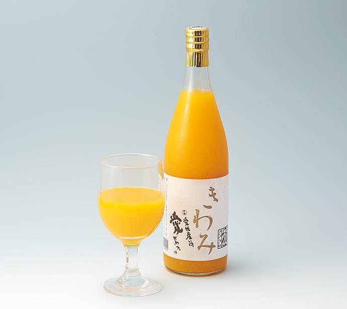新橋の「せとうち旬彩館」で販売している愛媛県のみかんジュース きわみ。出典:せとうち旬彩館公式サイトより