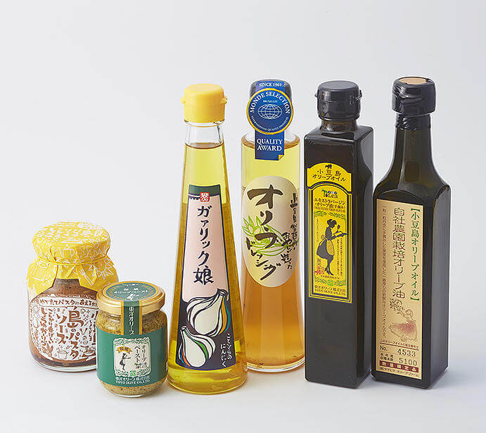 新橋の「せとうち旬彩館」で販売している香川県産オリーブオイル関連商品。出典:せとうち旬彩館公式サイトより